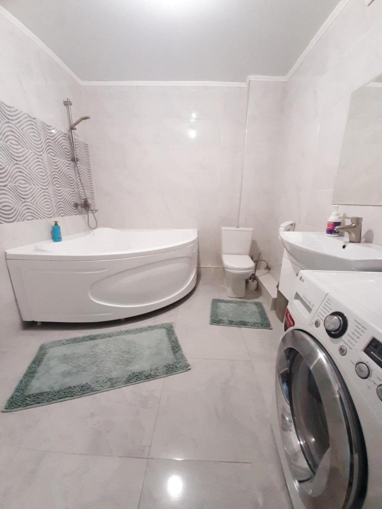 Comfortable Apartment Bisjkek Eksteriør bilde